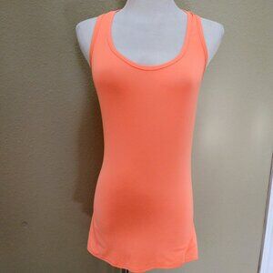 Let's workout with this Athleta Racerback Top
